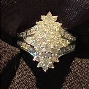 Diamond cluster ring